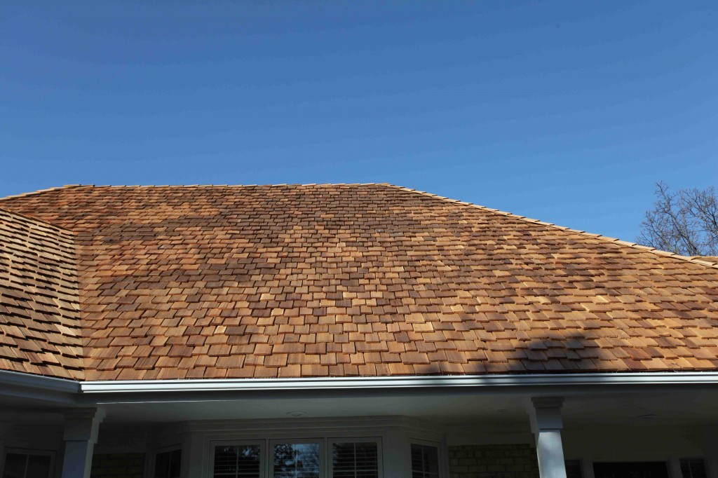 New wood shake roof in Minnetonka with color variations